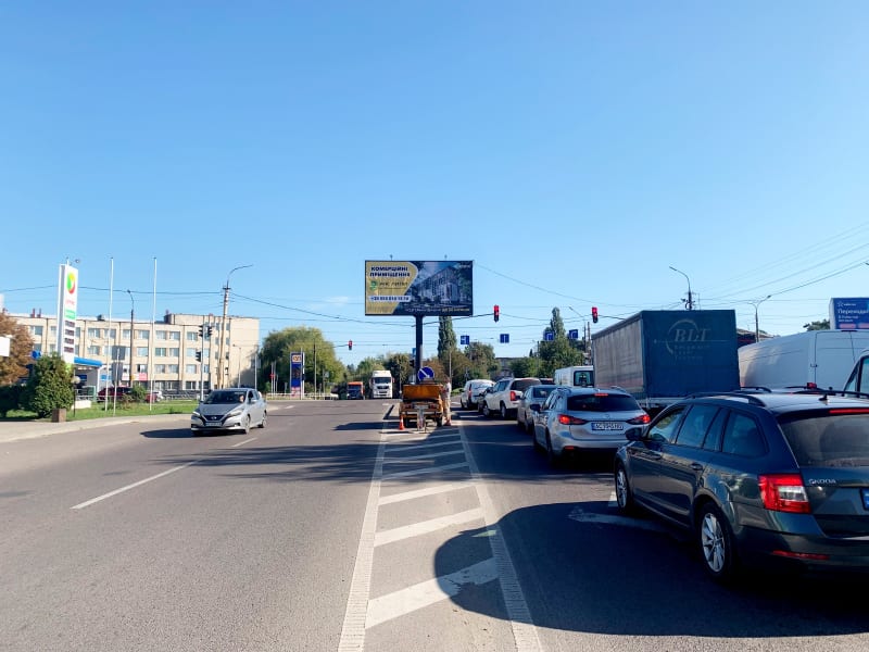 м.Луцьк - вул.Дубнівська - вул.Карпенка-Карого, розділова