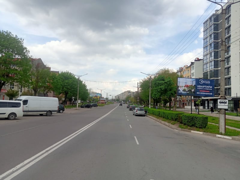 Калуш - Українки бул., 102, навпроти