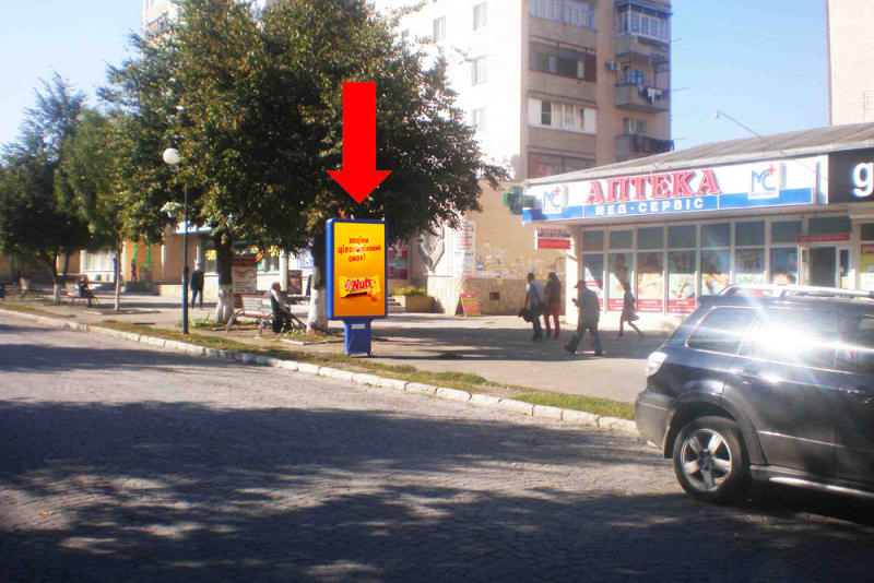 Кам'янець-Подільський - Соборна вул., біля магазину "Комфорт"