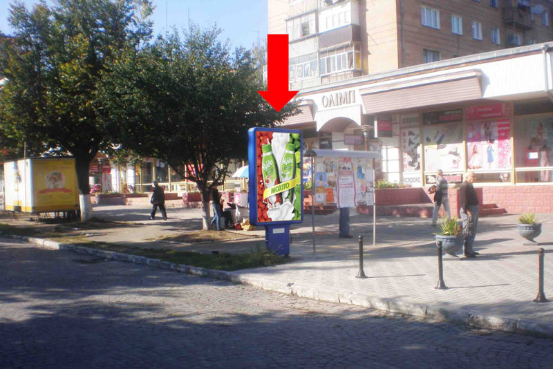 Кам'янець-Подільський - Соборна вул., біля магазину "Олімп"