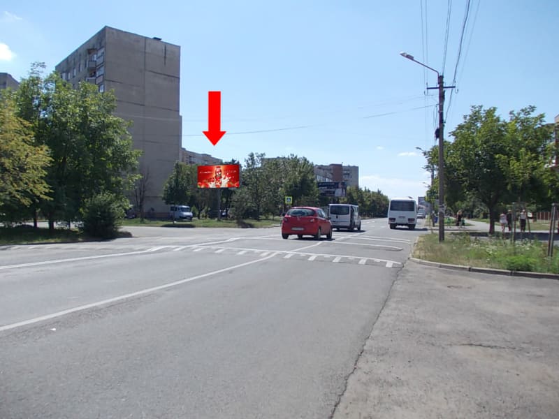 Мукачево - Росвигівська вул. - Немировича-Данченка вул., біля зупинки