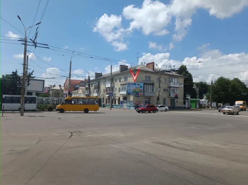 Суми - перехрестя вул. Іллінська і вул. 1-ша Набережна р. Стрілки