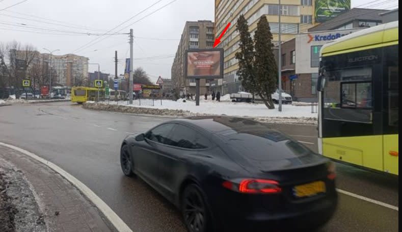 Львів - Чорновола В пр. / Липинського вул., до центру