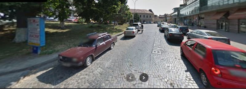 Ужгород -  пл.Жупанатська,1 (навпроти торг.комплексу), напрям.-пл.Корятовича