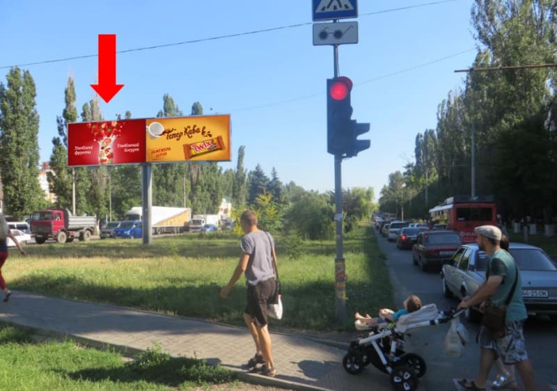 Одеса - Небесної Сотні пр. (кол. Жукова пр.), 4В, роздільник, в центр, ліва