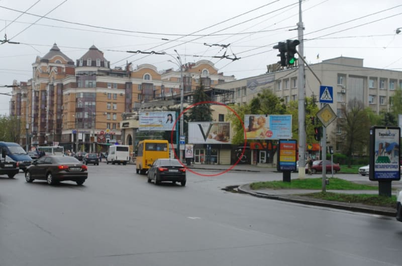 Полтава - вул. Соборності / Майдан Незалежності (призматрон)