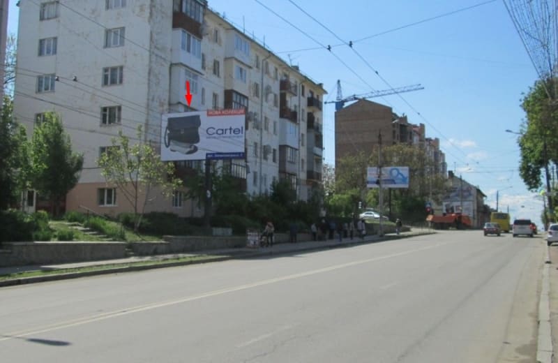 Чернівці - Вул. Героїв майдану 43(напрям від центру) 