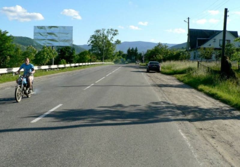 Яремче - Траса Н-09 Мукачево-Львів, в`їзд у місто зі сторони Івано-Франківська