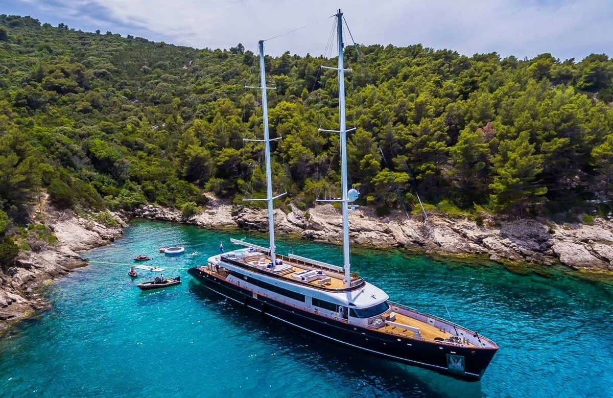 An image of Clase Azul