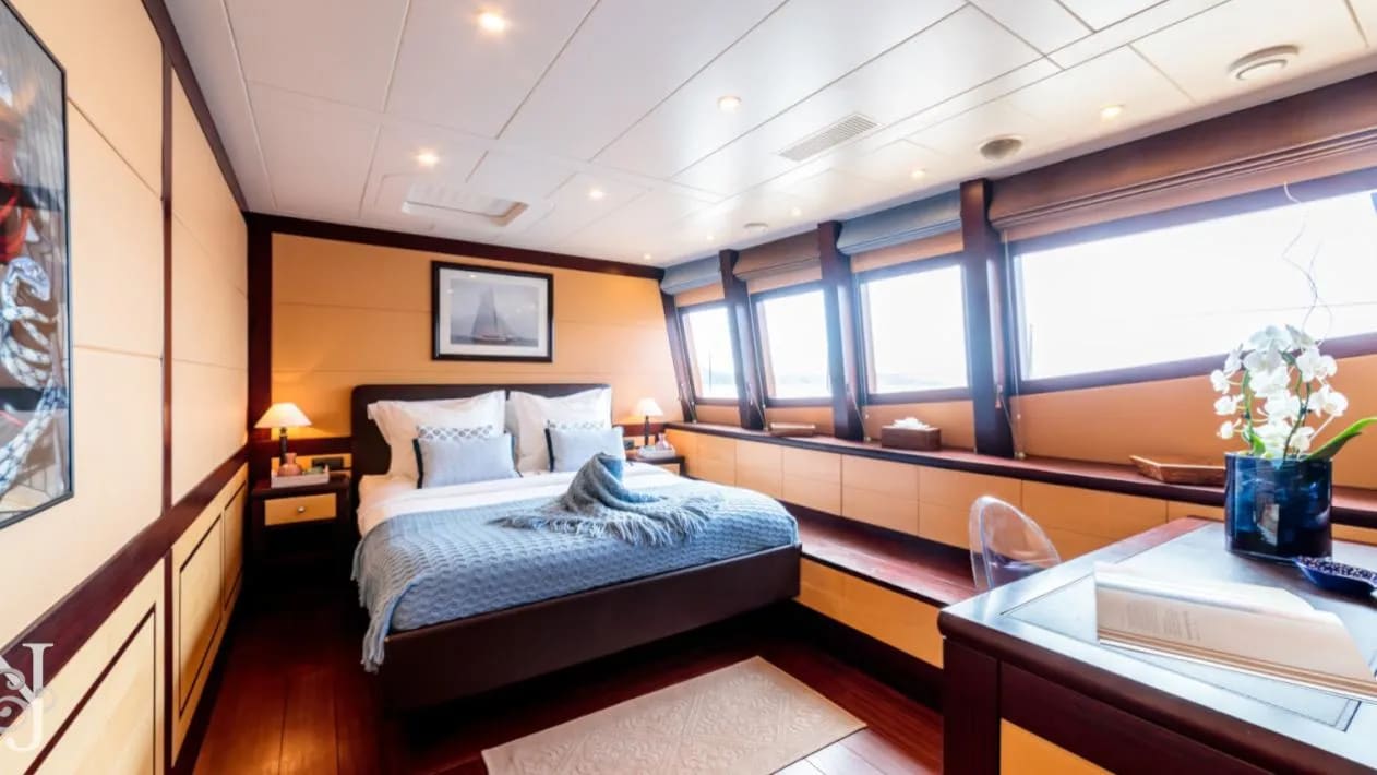 A preview of interior Bedroom cabin