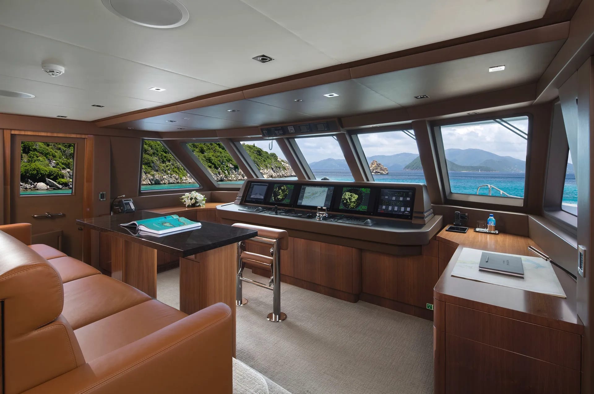 An image of Muchos Mas yacht