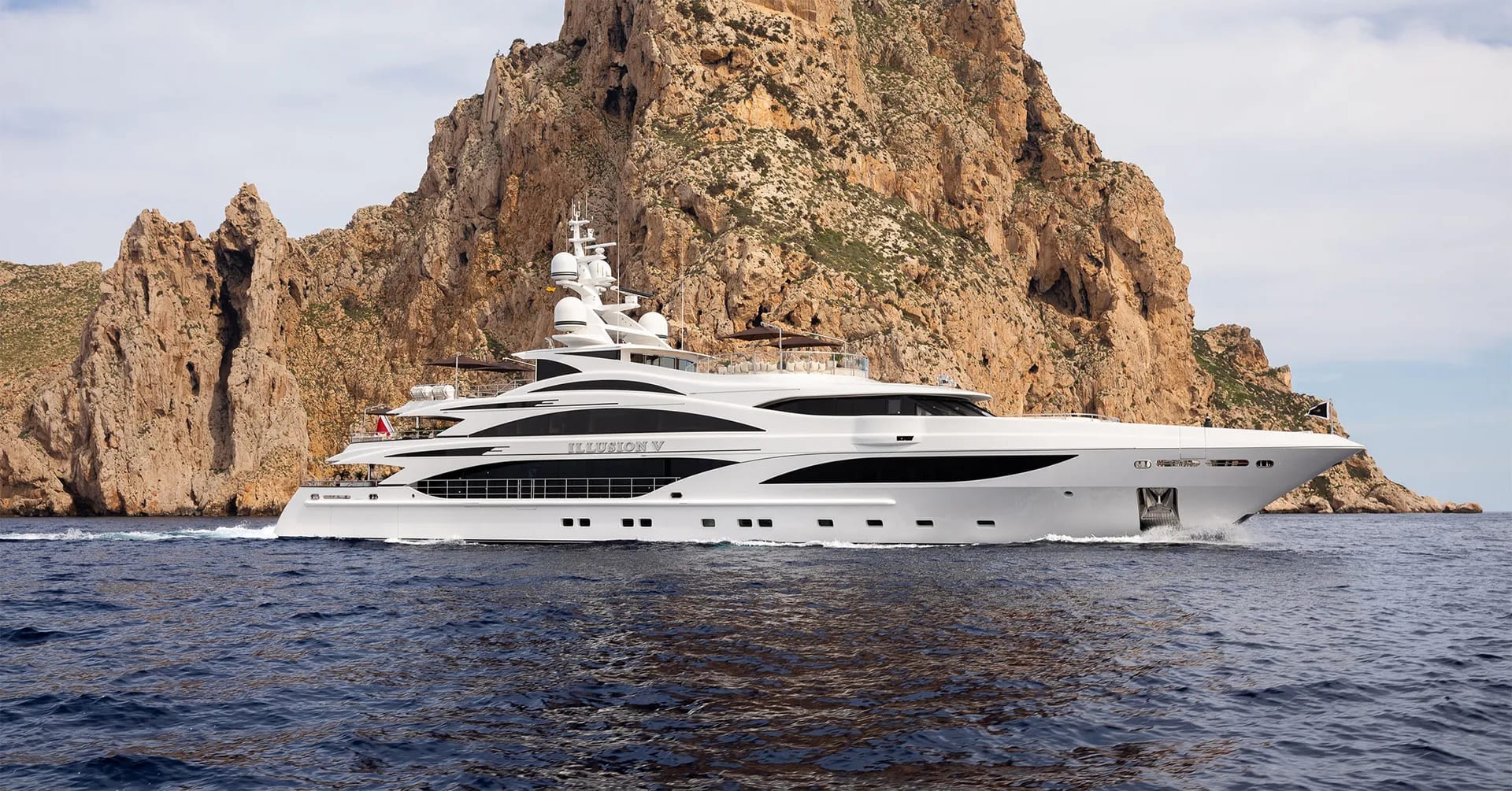 An image of Illusion V yacht