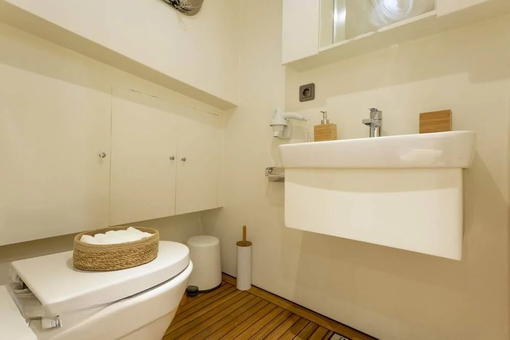 An image of Grand Sailor yacht