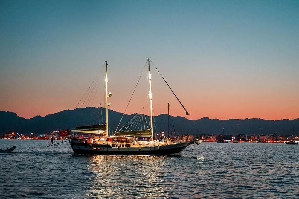 An image of Grand Sailor yacht