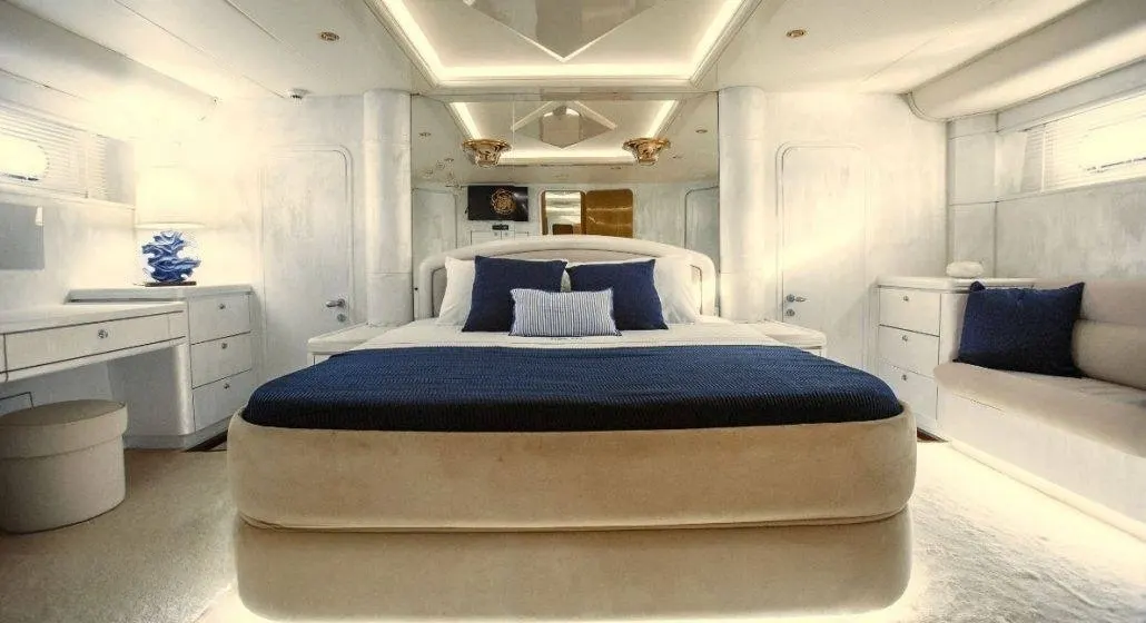 An image of Dream yacht