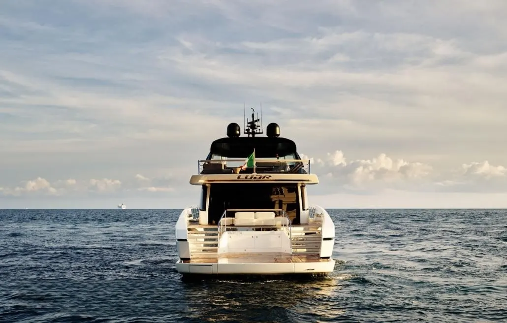 An image of Luar yacht
