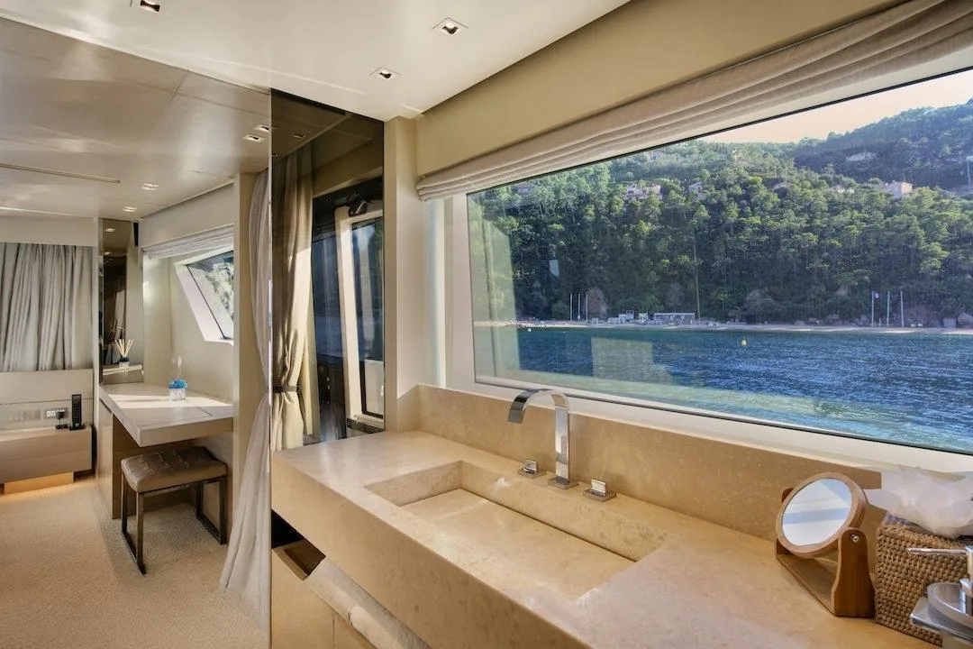 An image of Belle De Nuit yacht