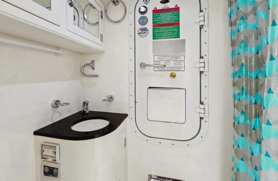 An image of The Cabana yacht