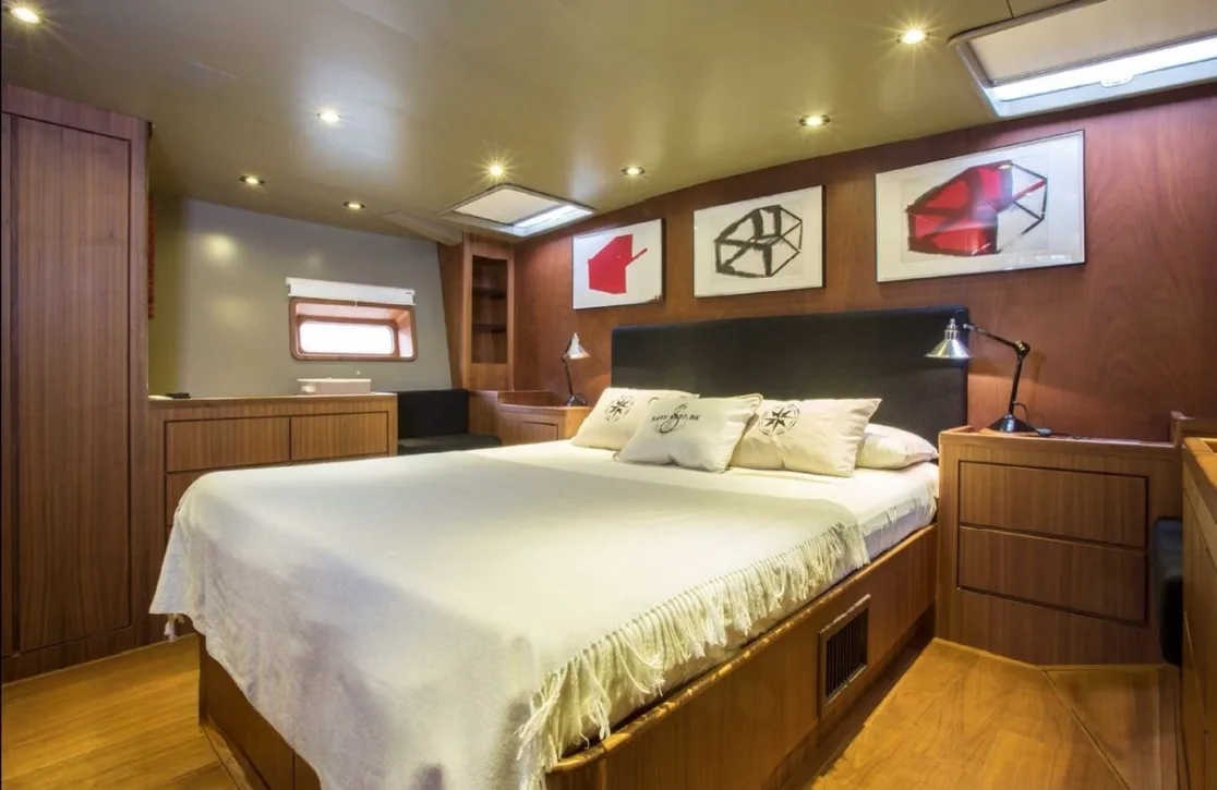 An image of Sixteen Tons yacht