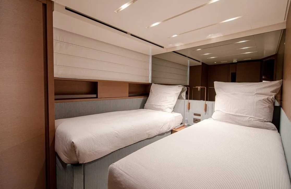 An image of Regine yacht