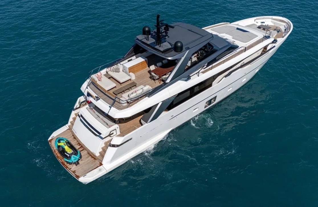 An image of Regine yacht