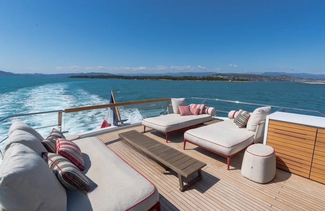 An image of Regine yacht