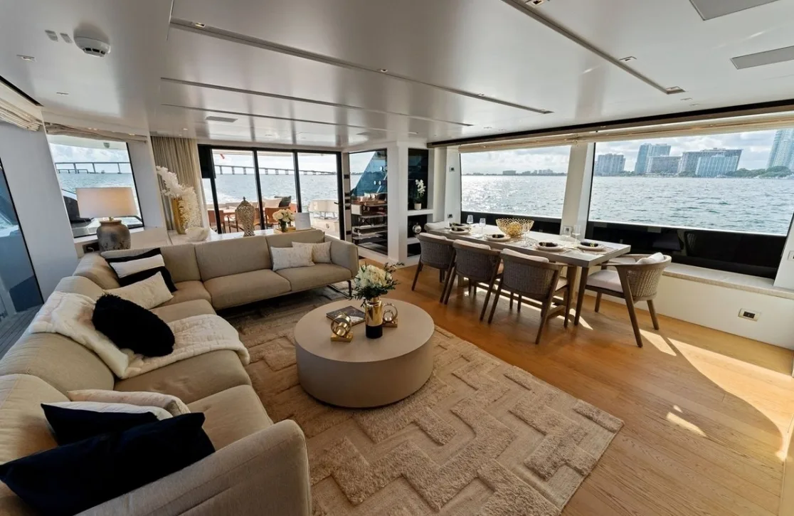 An image of Gatsby yacht