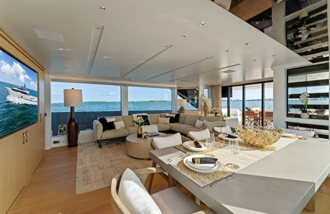 An image of Gatsby yacht