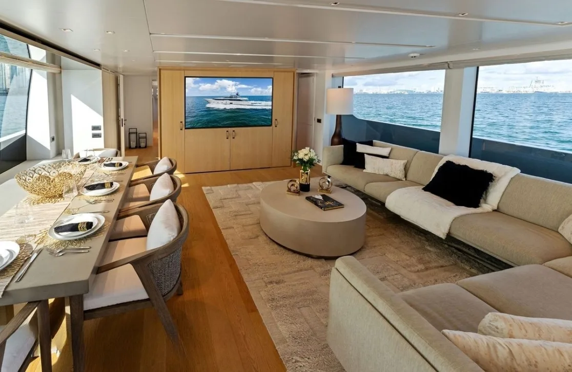 An image of Gatsby yacht