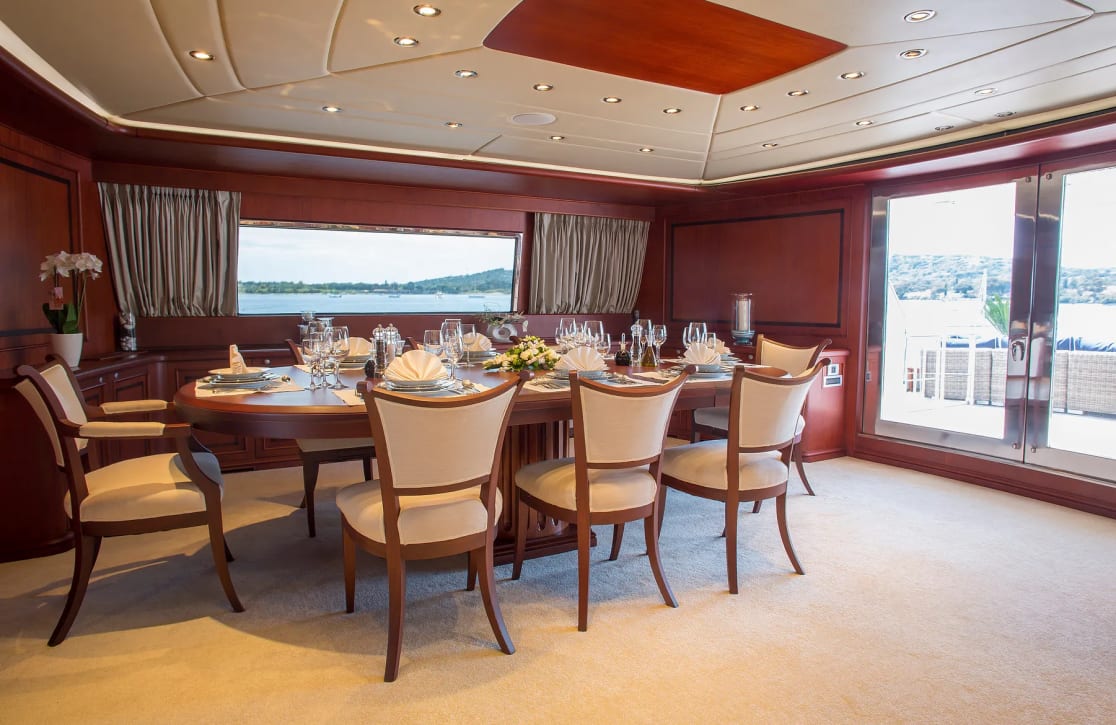 An image of Miraggio yacht