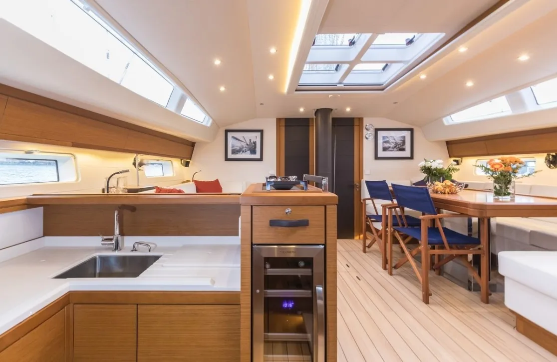 An image of Lunous yacht