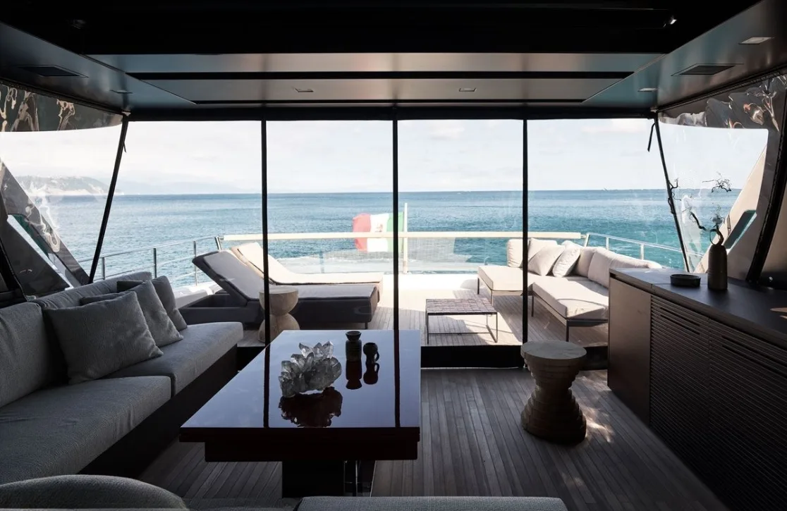 An image of Luar yacht