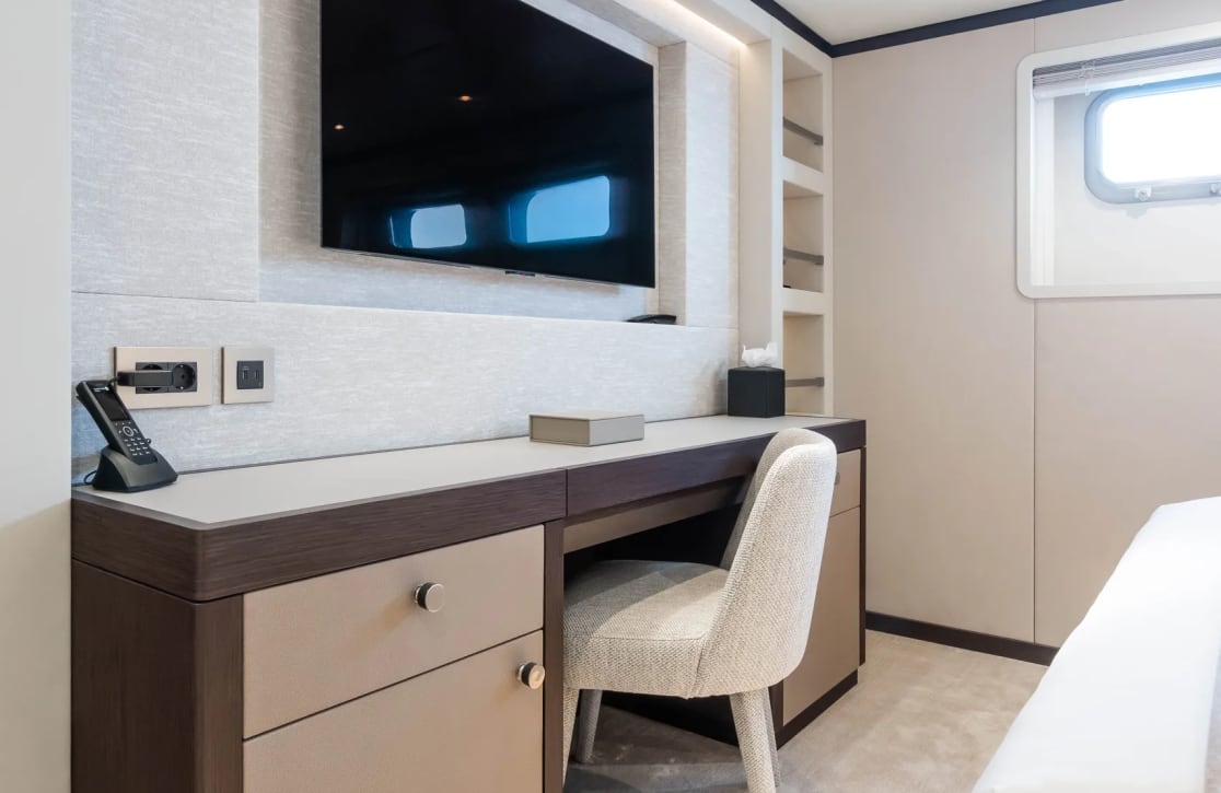 An image of Emerald yacht