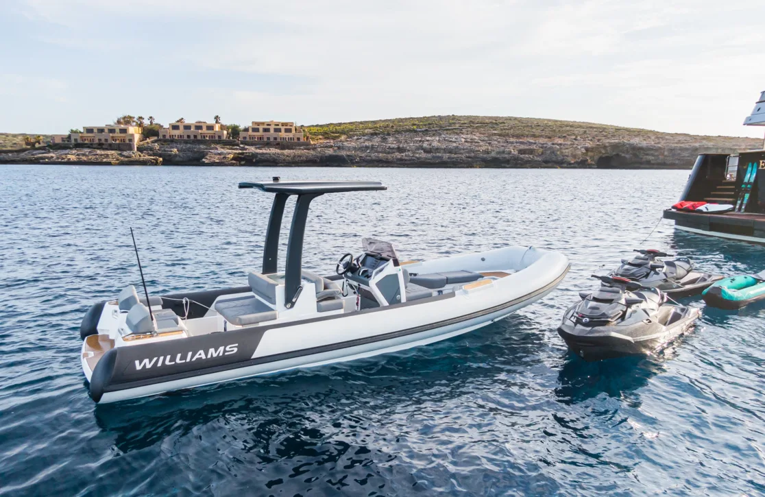 An image of Emerald yacht