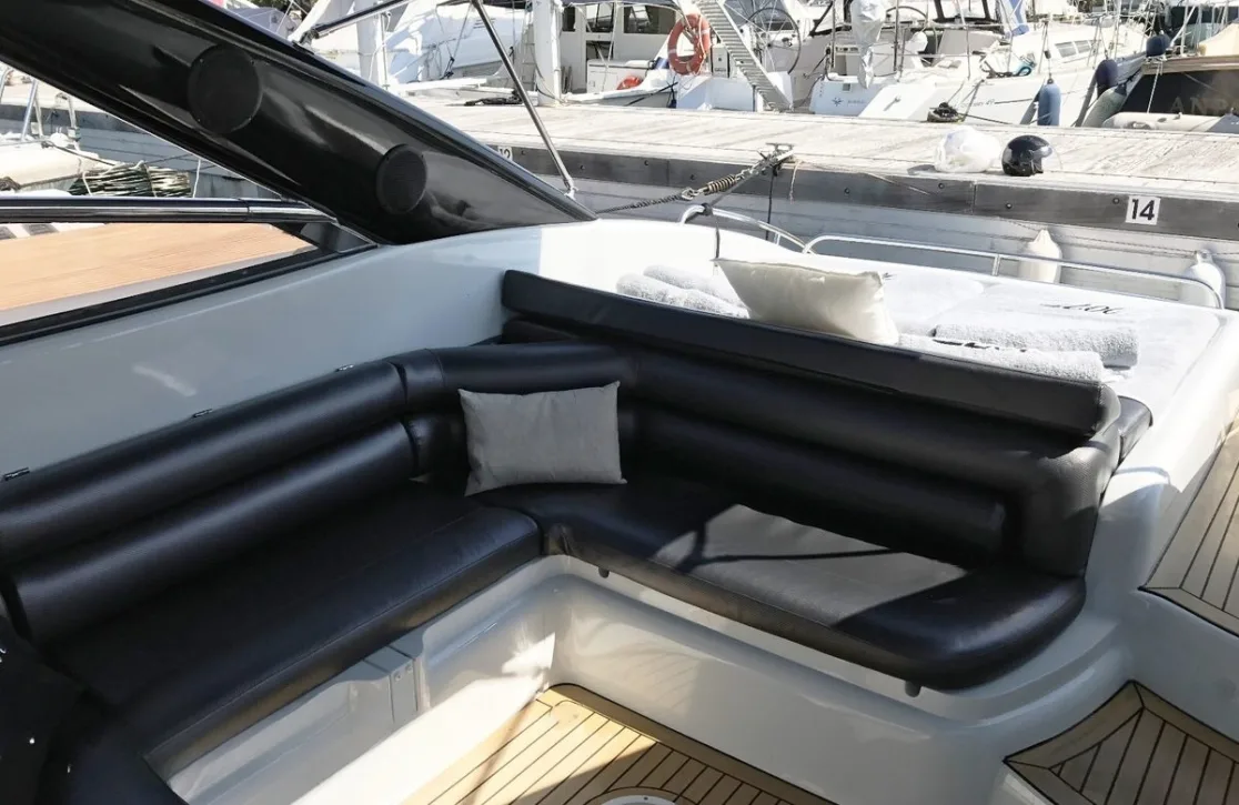 An image of 007 yacht