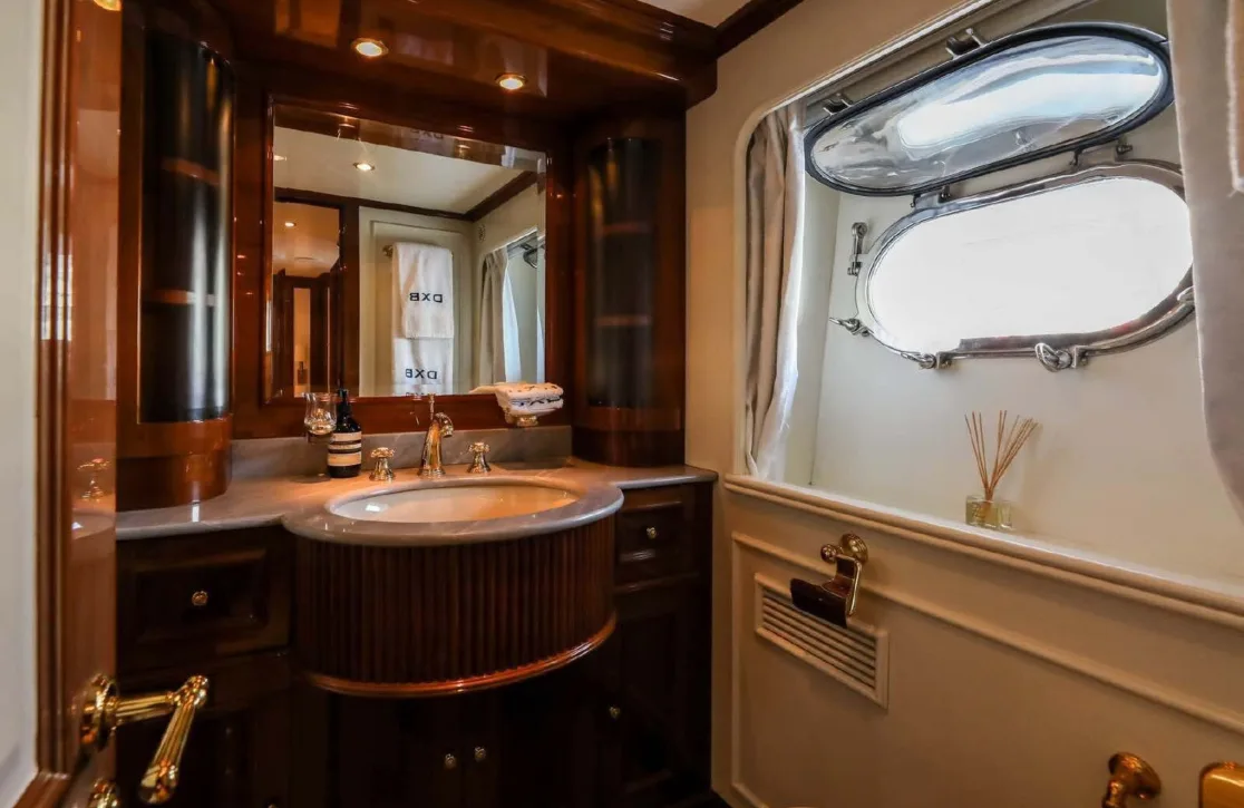 An image of Dxb yacht