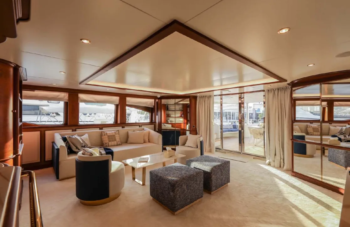 An image of Dxb yacht