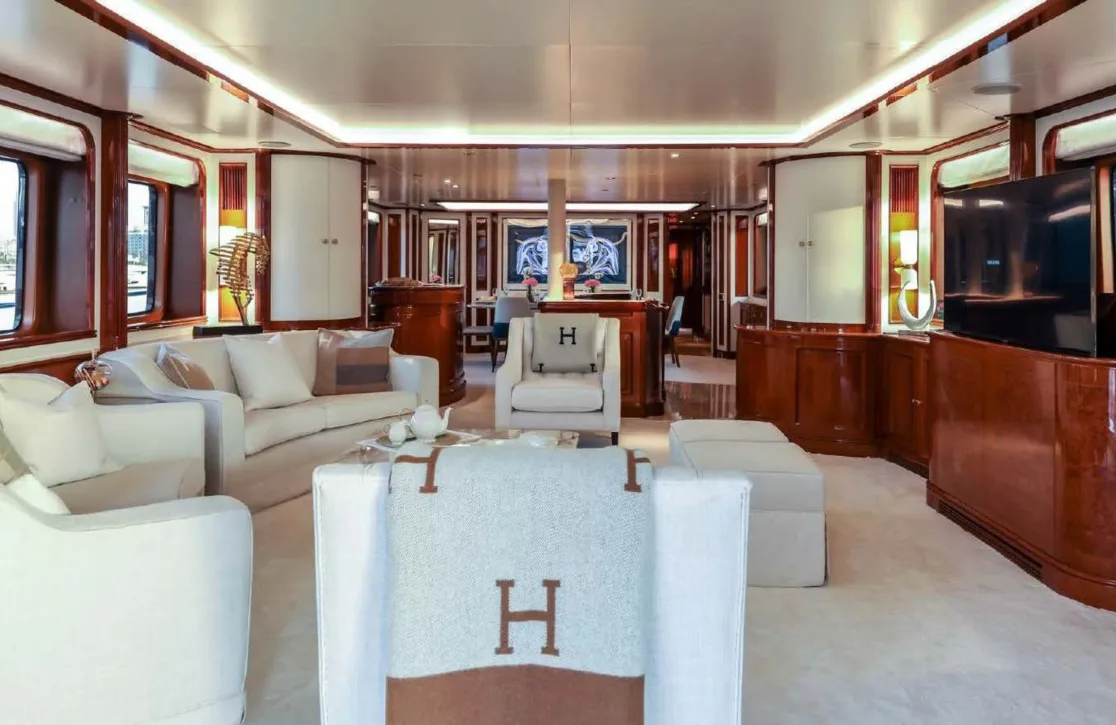 An image of Dxb yacht