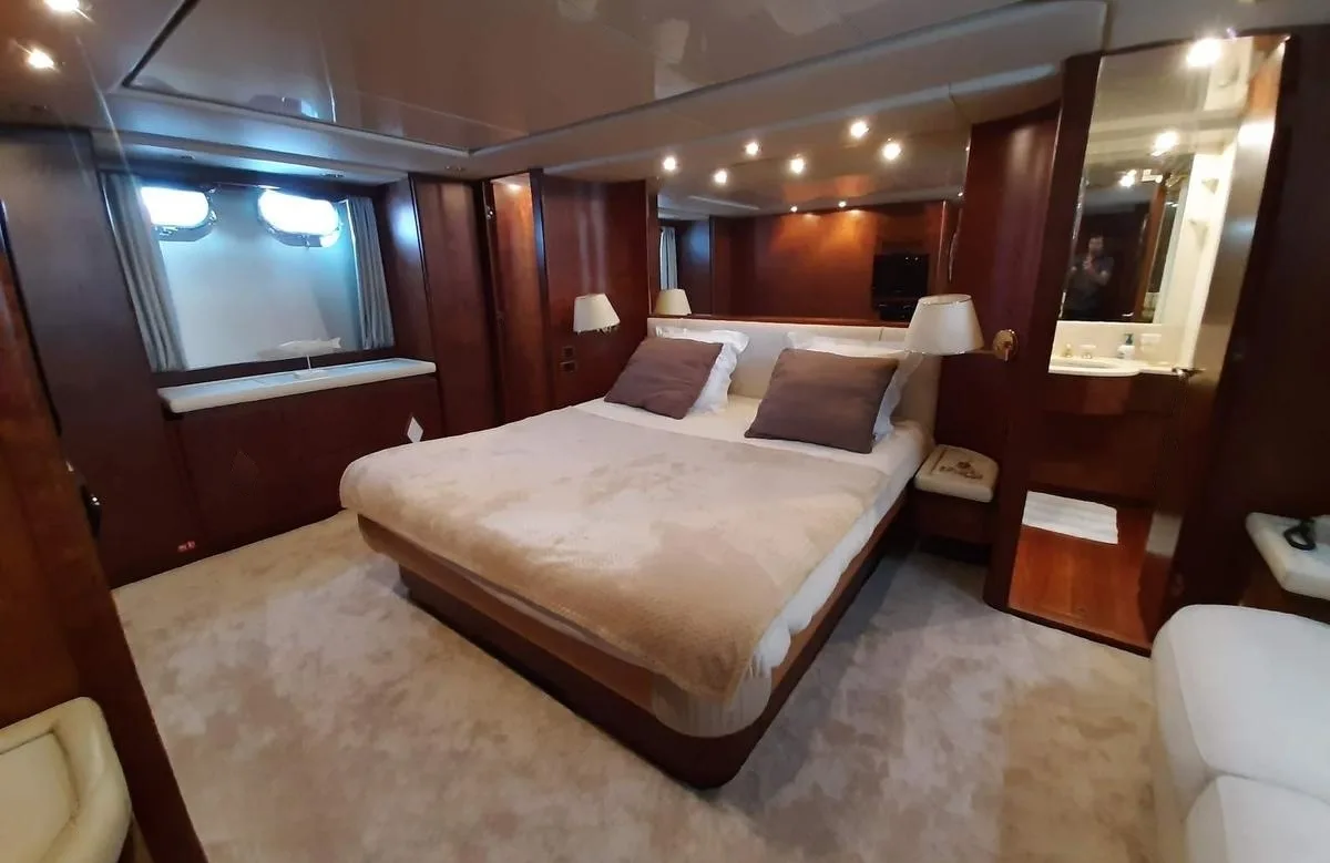 A preview of interior Bedroom cabin