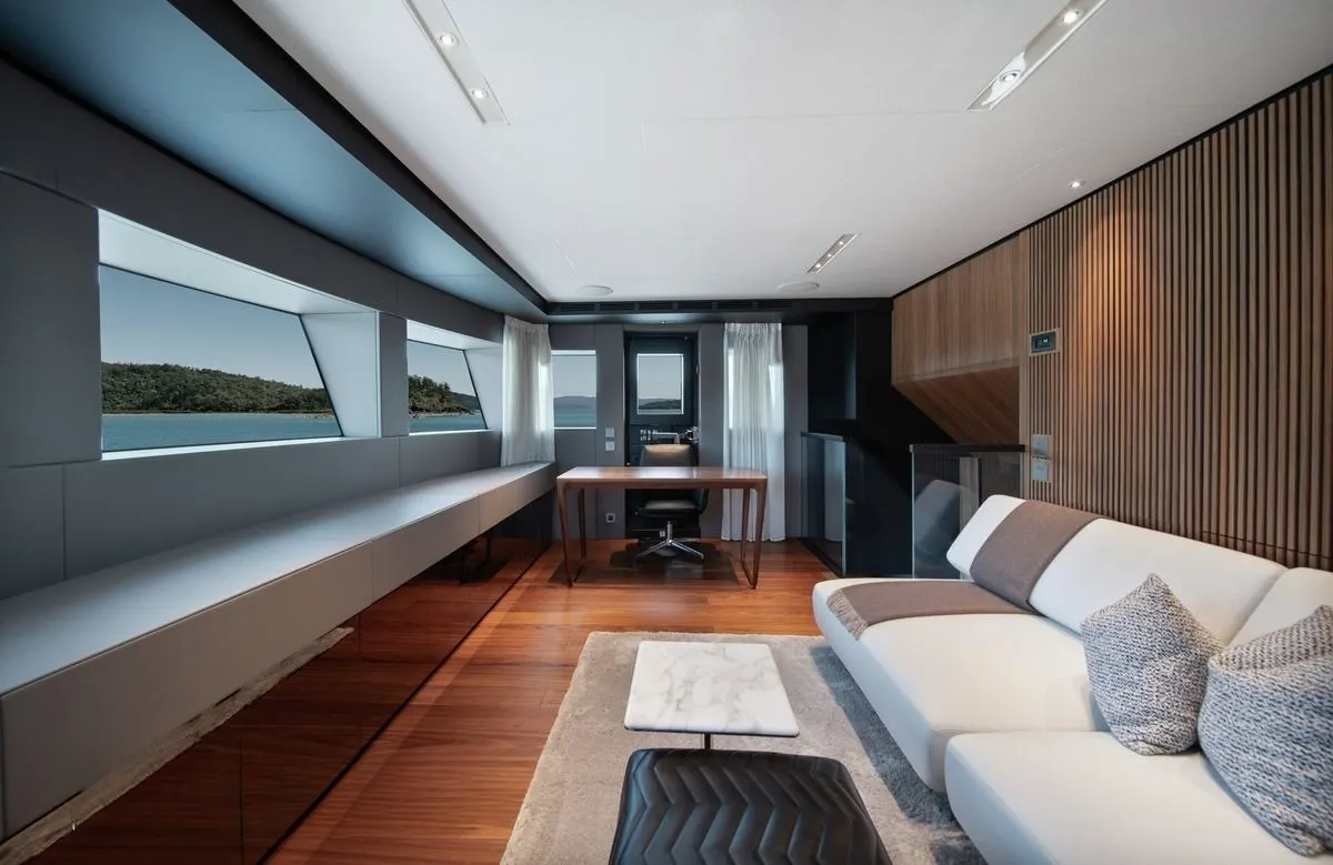 An image of Aix yacht