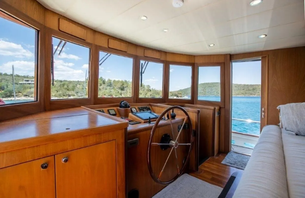 A preview of interior Bridge driving area