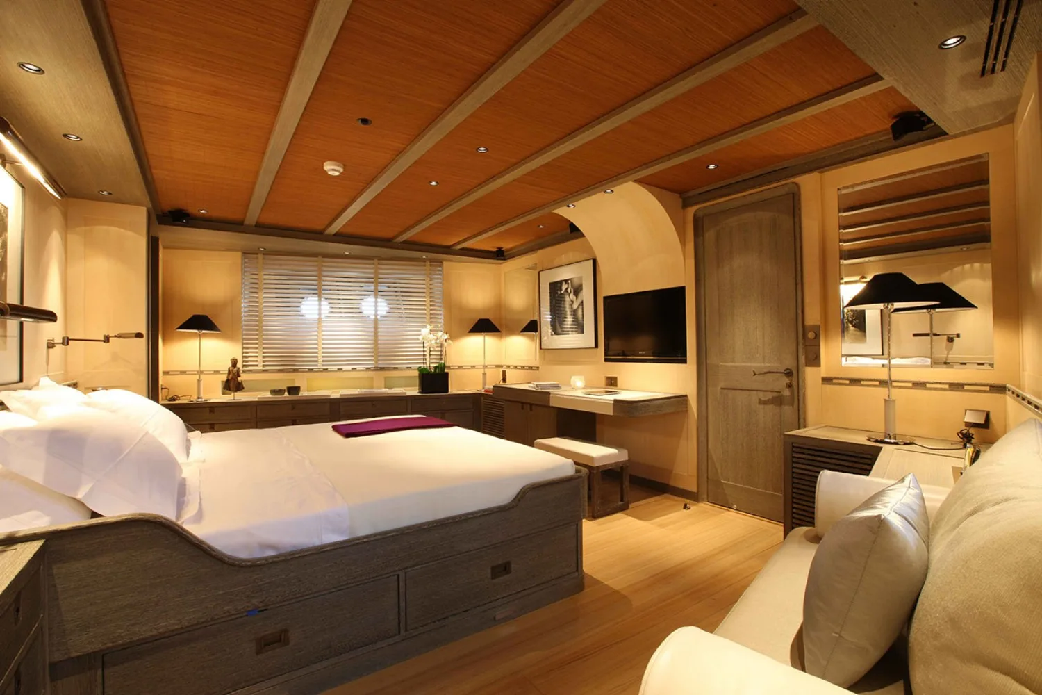 An image of Roxane yacht