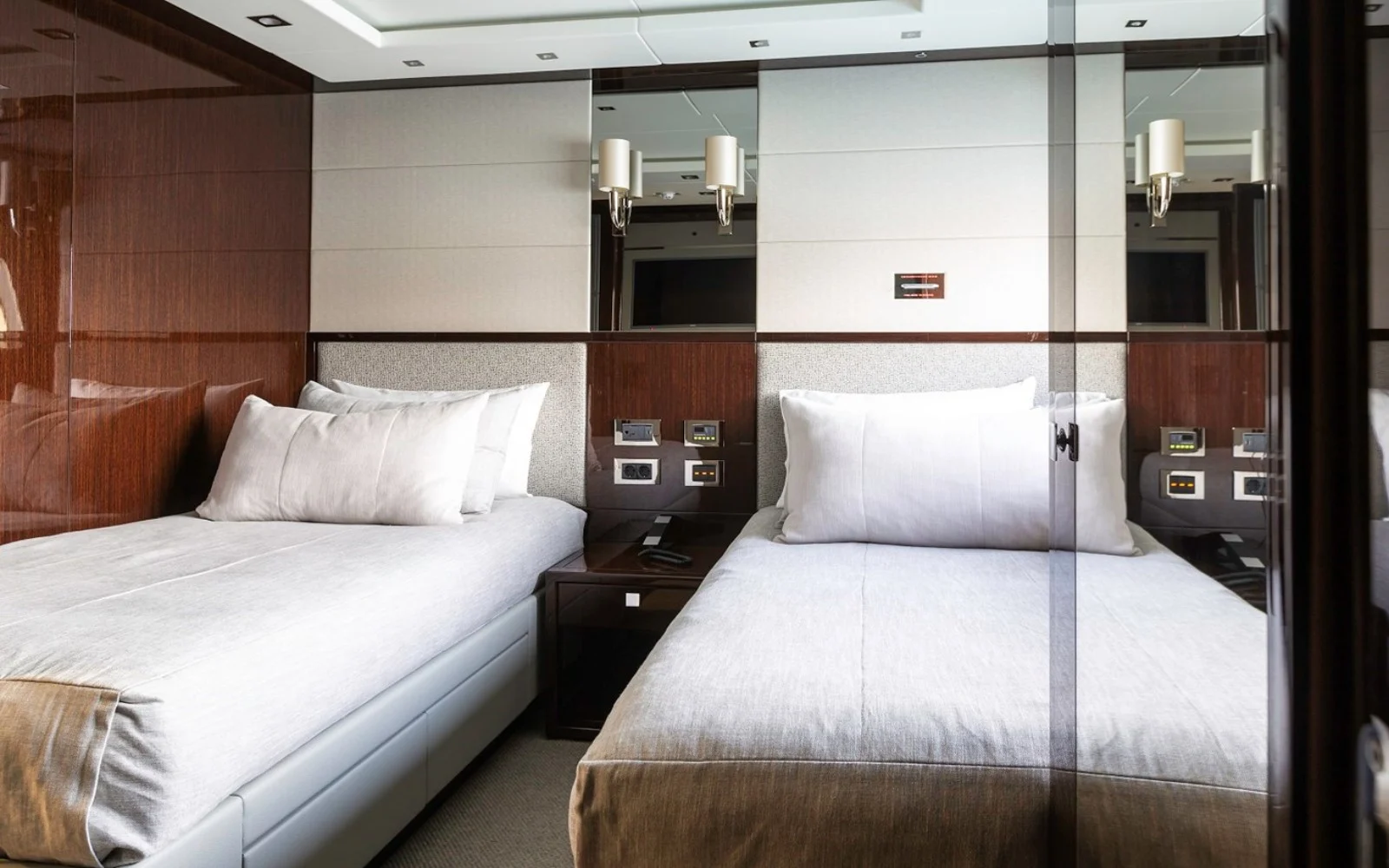 A preview of interior Bedroom cabin