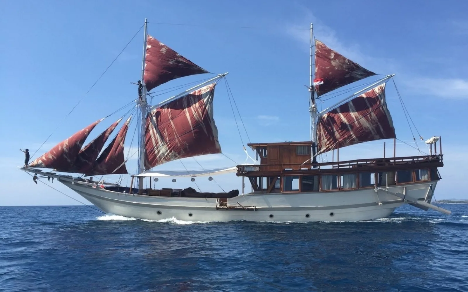 An image of Nyaman Boat