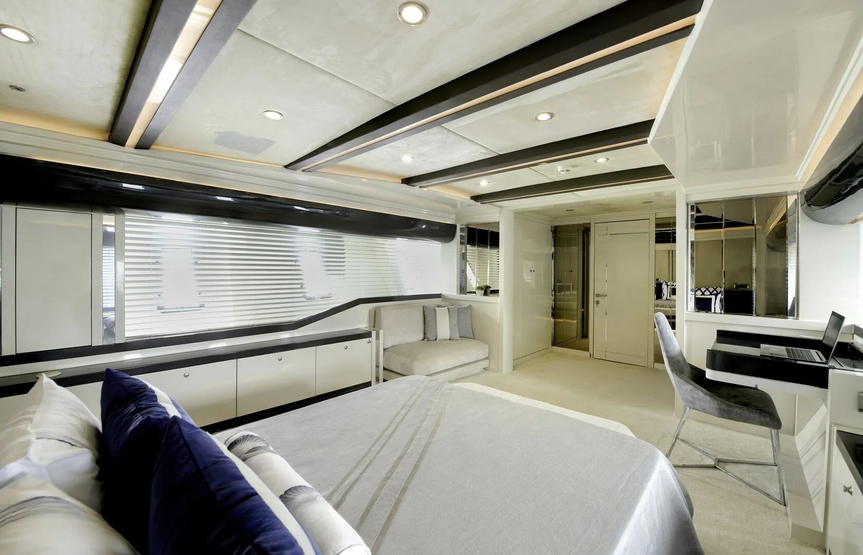 An image of Vetro yacht