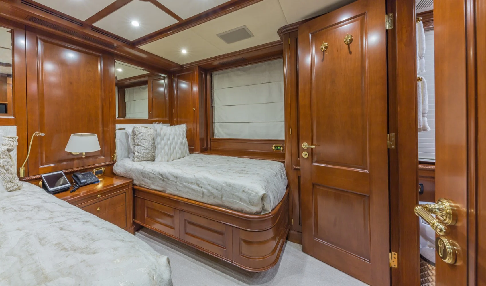 A preview of interior Bedroom cabin