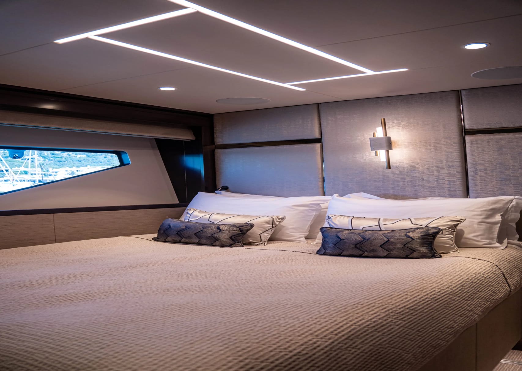 A preview of interior Bedroom cabin