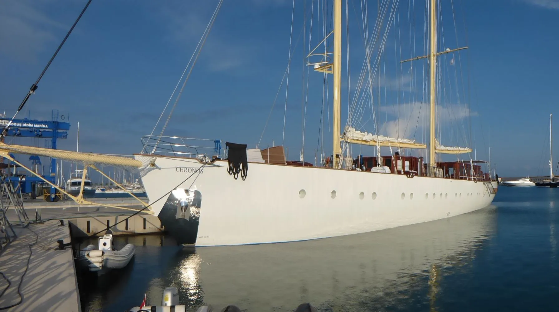 An image of Chronos yacht
