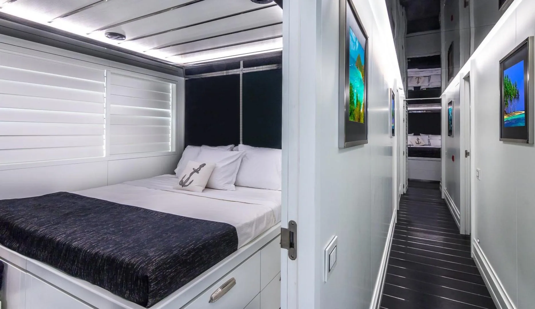 A preview of interior Bedroom cabin