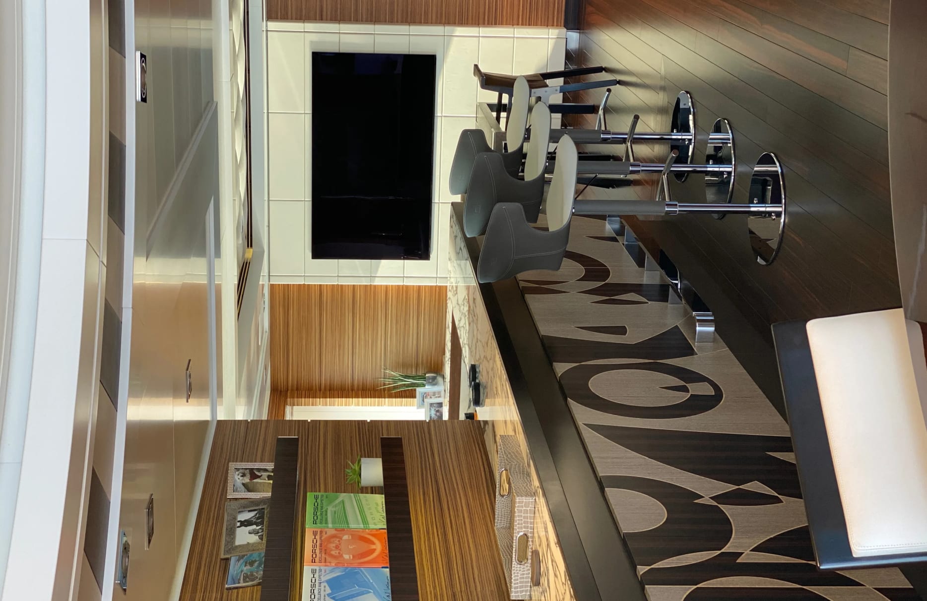 A preview of interior Bar or dance club